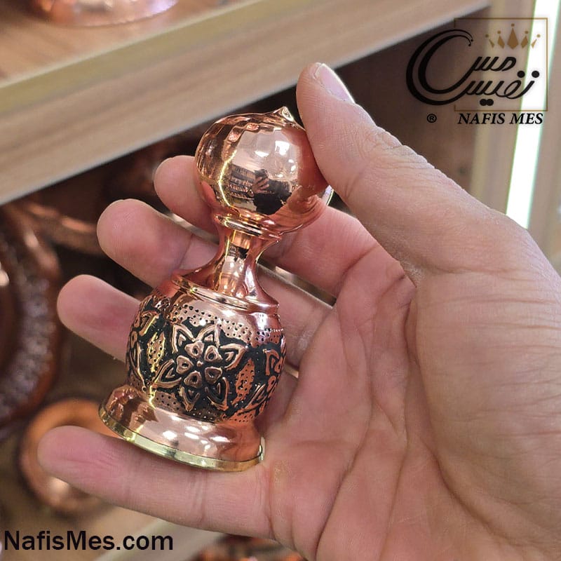 Alternative view of نمکدان مسی آیلین طرح رز چکشی ( نانو شده رنگ ثابت )