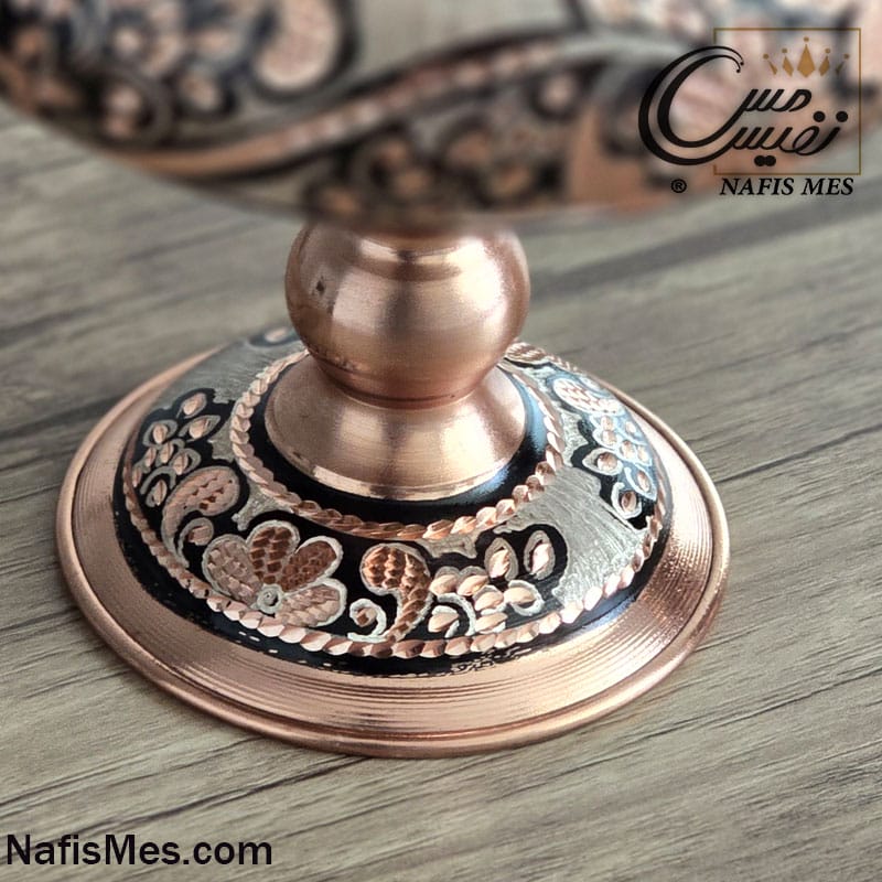 Alternative view of شکلات خوری مسی نقره کوب پایه دار مدل زرین